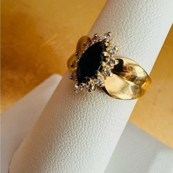 14K Yellow Gold Sapphire Solitaire Halo Ring Cocktail size 7 wide shank - Picture 4 of 7